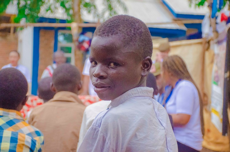 Enfant lors d'une activité de protection et d'assistance